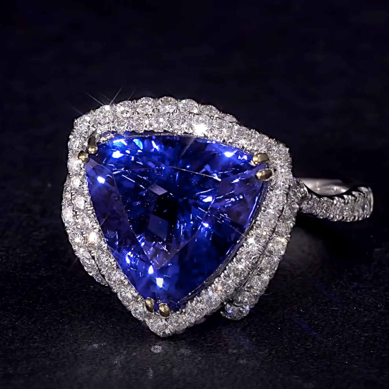 Sapphire ring 7.3ct